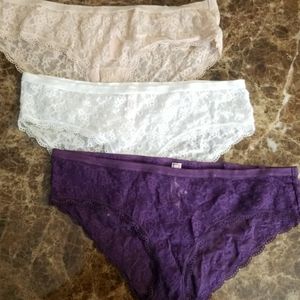 NWOT bundle VS lacy hipster size M